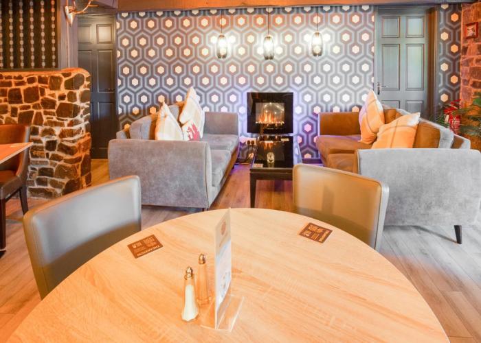OYO Lamphey Hall Hotel