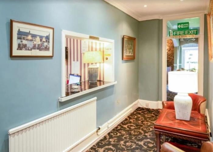 OYO Lamphey Hall Hotel