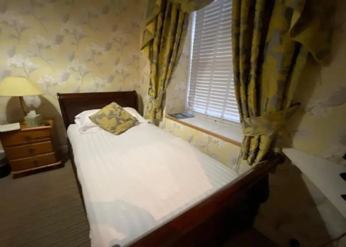 OYO Lamphey Hall Hotel