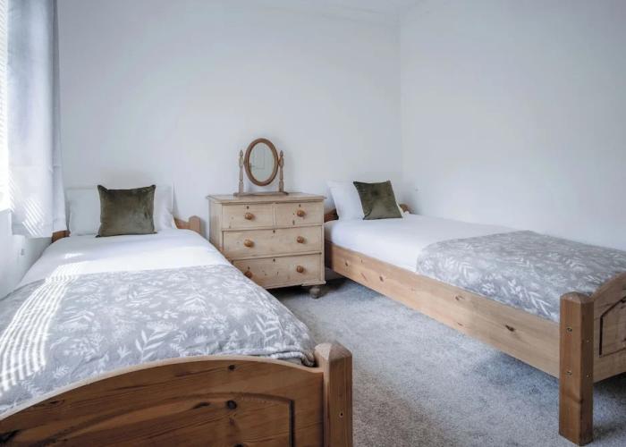 Sunderland Avenue - 2 Bedroom - Pembroke Dock