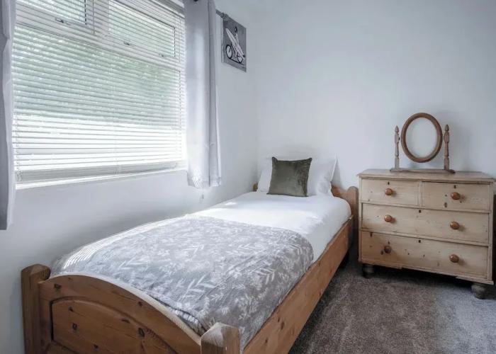 Sunderland Avenue - 2 Bedroom - Pembroke Dock