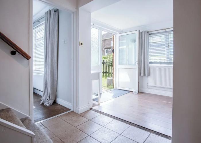 Sunderland Avenue - 2 Bedroom - Pembroke Dock