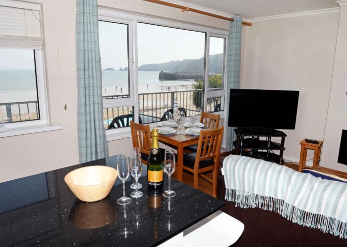 Mermaid Apartment - Sea Front Apartment With Views