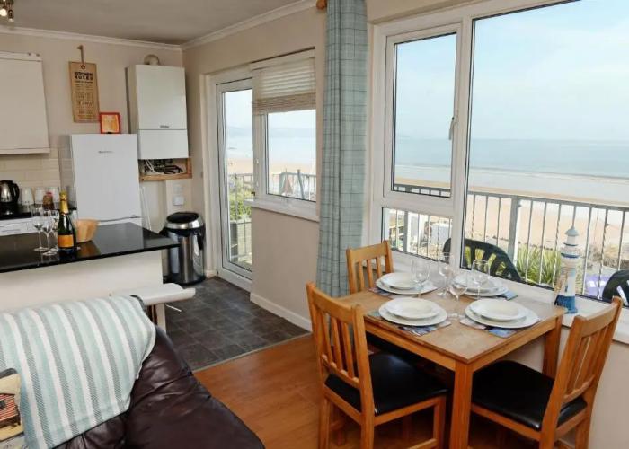 Mermaid Apartment - Sea Front Apartment With Views