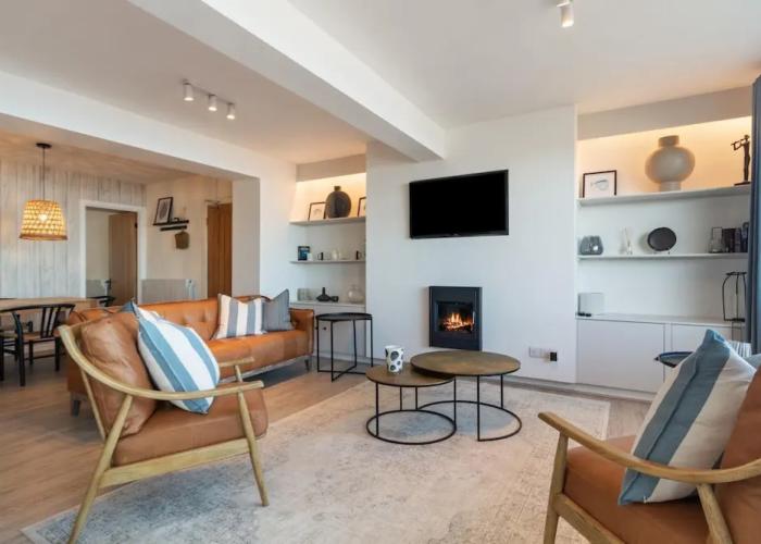 Sea View Apartment - Sea Front Apartment With Views