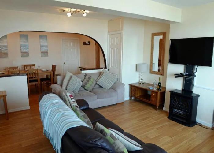 Sea View Apartment - Sea Front Apartment With Views