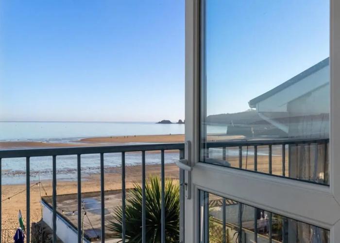 Sea View Apartment - Sea Front Apartment With Views