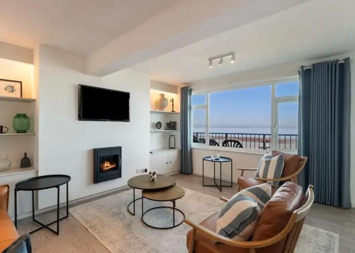 Sea View Apartment - Sea Front Apartment With Views