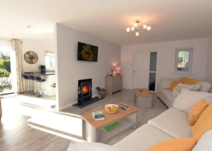 S r M r - Log Burner Peaceful Cottage Dog Friendly