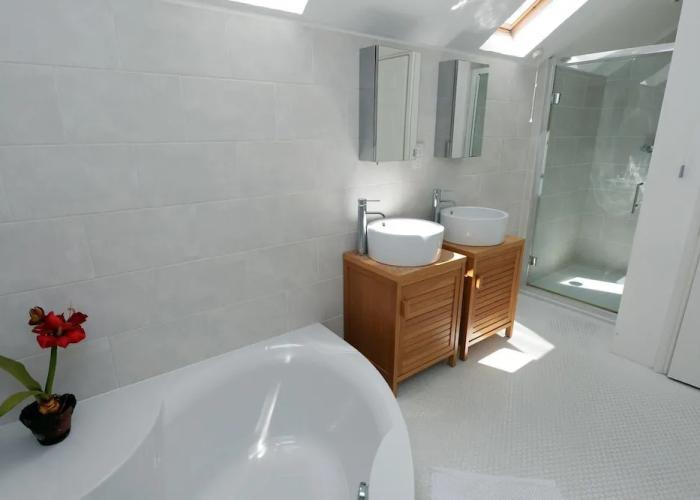 Swallow Dale - Large Pet Friendly Cottage