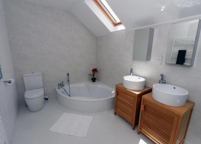 Swallow Dale - Large Pet Friendly Cottage