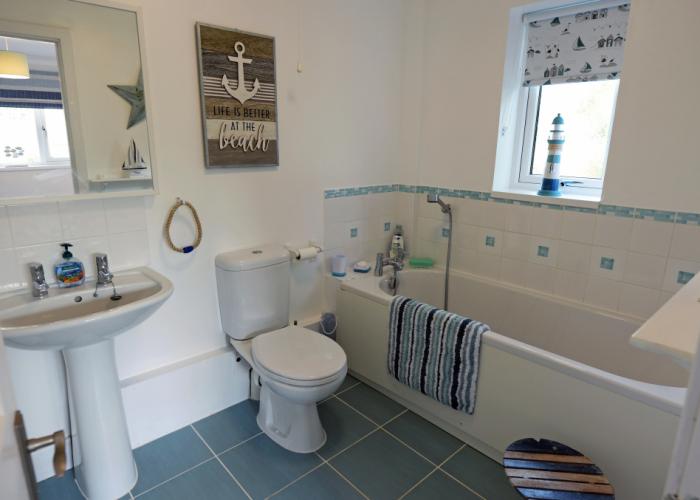 Valley Retreat - Peaceful Location Walk to Beach Parking