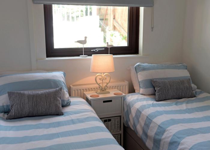 Valley Retreat - Peaceful Location Walk to Beach Parking