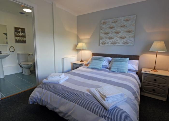 Valley Retreat - Peaceful Location Walk to Beach Parking