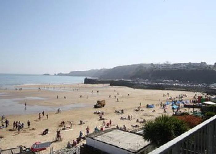 Sea Urchins Apartment - Sea Front Apartment With Views Pet Friendly