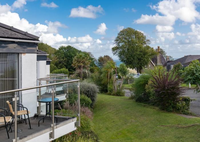 25 Coedrath Park - Sea Views From Balcony Short Walk to Beach Parking