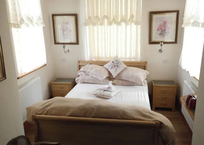 Little Red Rooster Rest and Spa