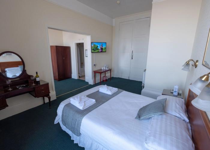 Royal Lion Hotel