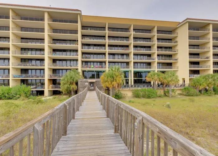 Dauphin Island Top-floor Condo w/ Resort Perks!