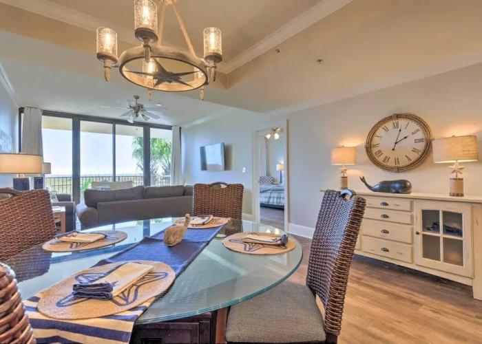 Sunny First-floor Condo w/ Ocean-view Balcony!