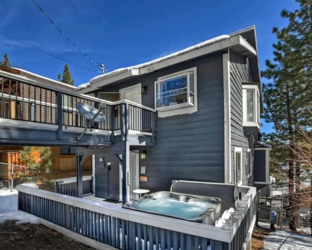 Mountain Palette by Avantstay Hot Tub, Game Room, Deck, Sweeping Views!