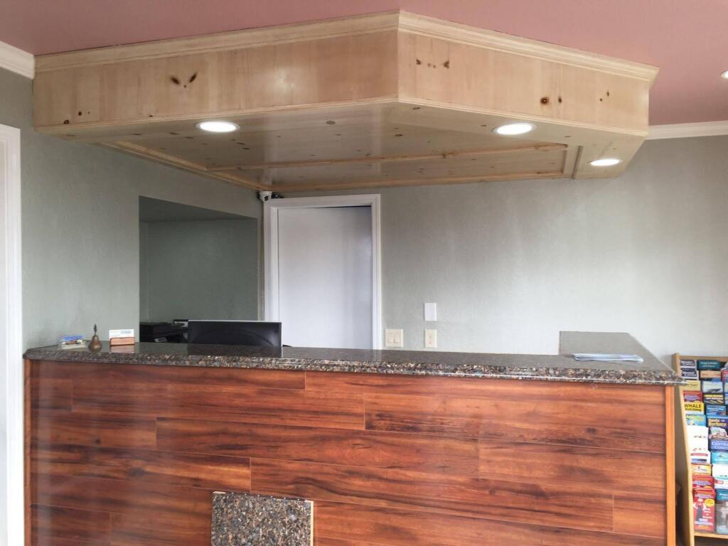 Beachwalker Inn and Suites