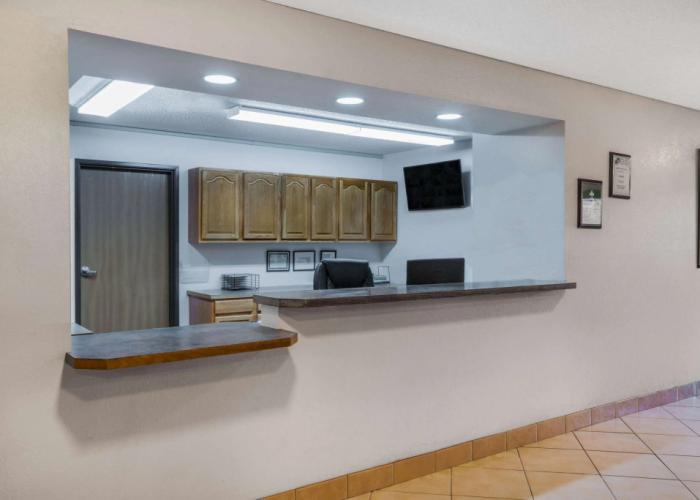 Super 8 by Wyndham Fountain