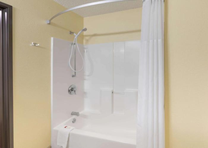 Super 8 by Wyndham Fountain