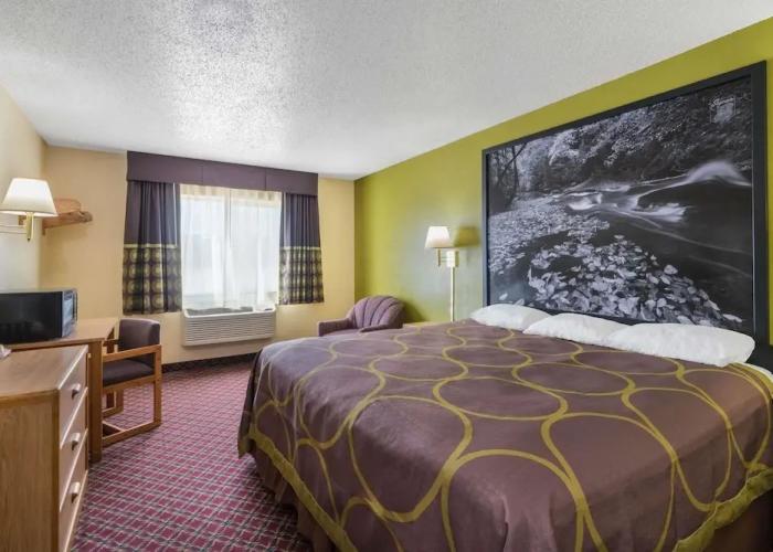 Super 8 By Wyndham Fountain