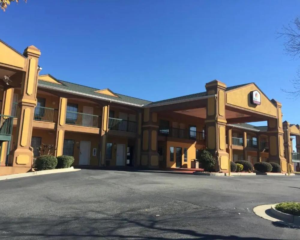 Peach State Inn & Suites