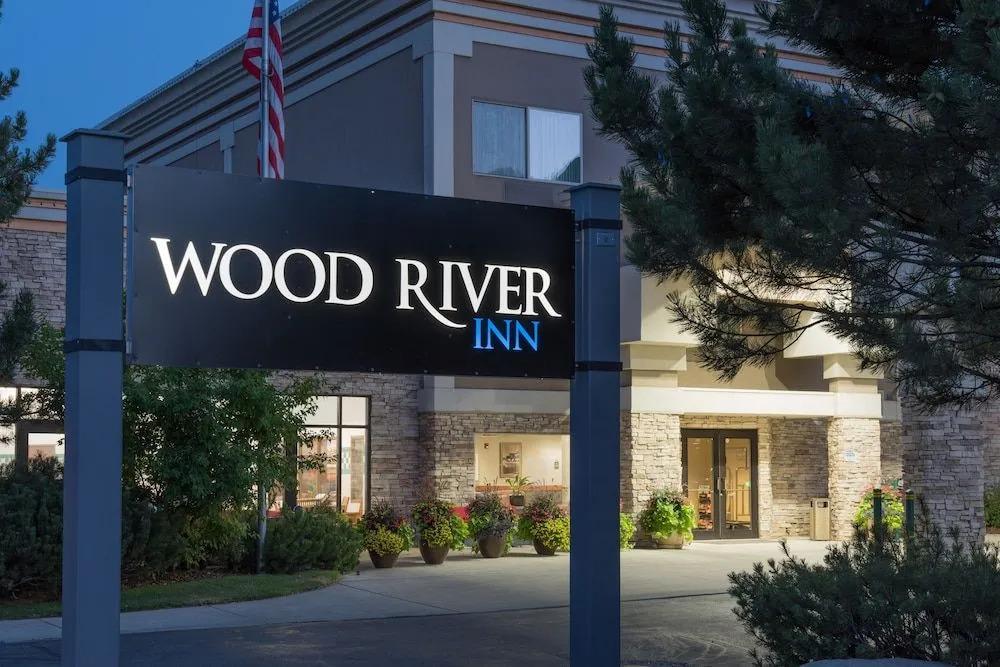 Wood River Inn & Suites