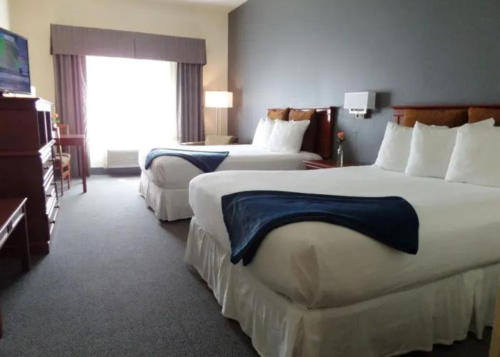 Wood River Inn & Suites