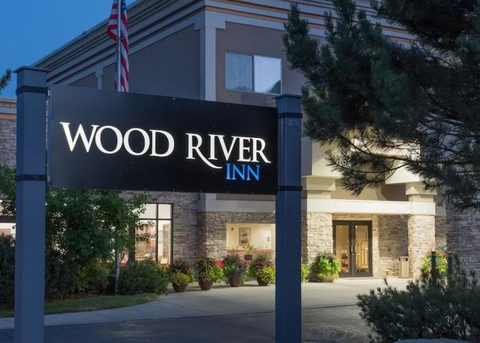 Wood River Inn & Suites