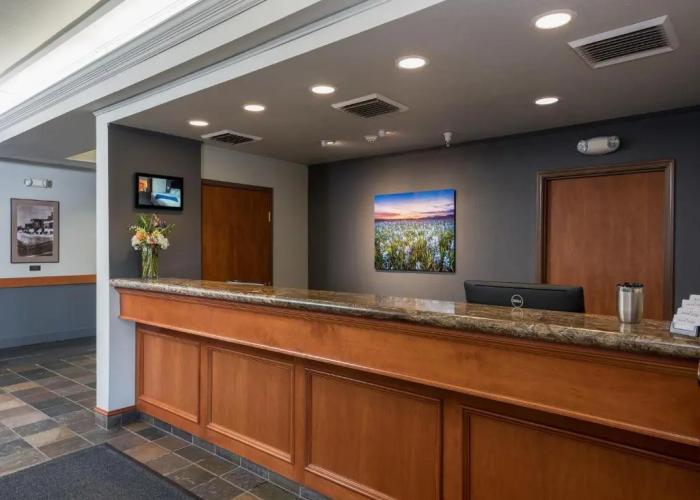 Wood River Inn & Suites