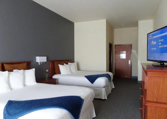 Wood River Inn & Suites