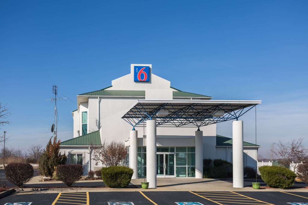 Motel 6 Dale, IN