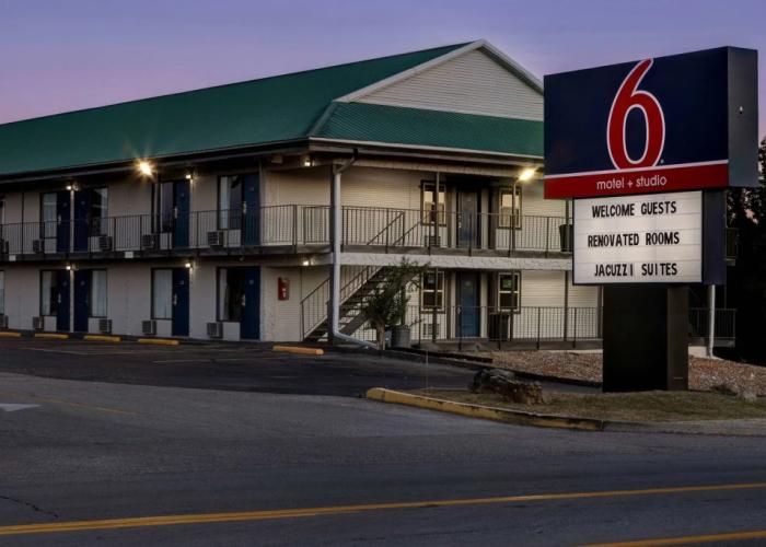 Studio 6 Branson West MO Silver Dollar City