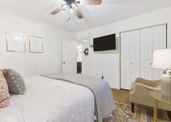 Midnight Oasis - Nestled Among Nature of the Ozarks!