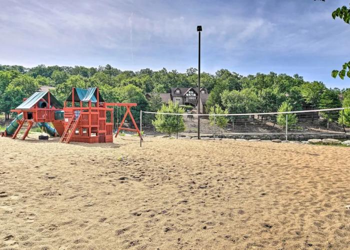 Screened Deck: Cozy Branson West Cabin!