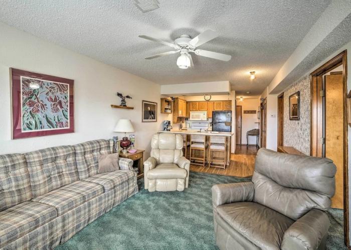 Branson Condo w/ Views: 2 Mi to Silver Dollar City