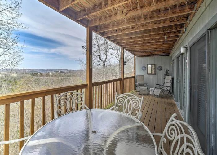 Branson Condo w/ Views: 2 Mi to Silver Dollar City
