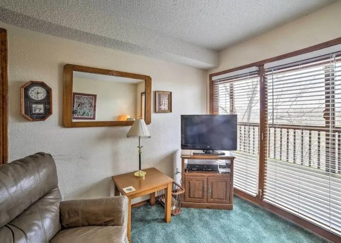 Branson Condo w/ Views: 2 Mi to Silver Dollar City