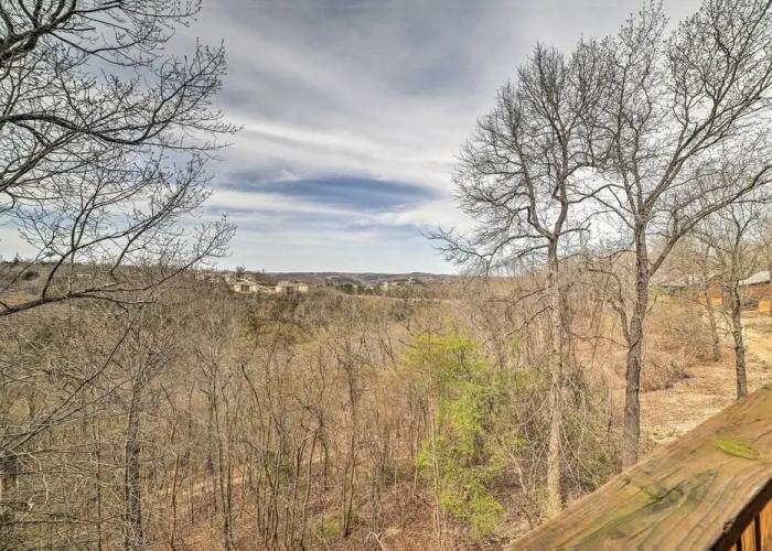Branson Condo w/ Views: 2 Mi to Silver Dollar City