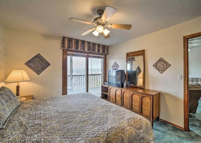 Branson Condo w/ Views: 2 Mi to Silver Dollar City
