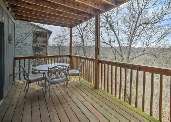 Branson Condo w/ Views: 2 Mi to Silver Dollar City
