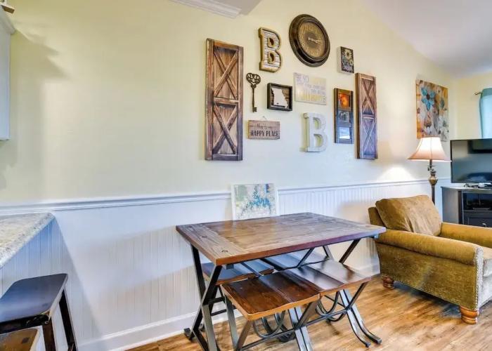 Branson Condo w/ Views - Near Silver Dollar City!