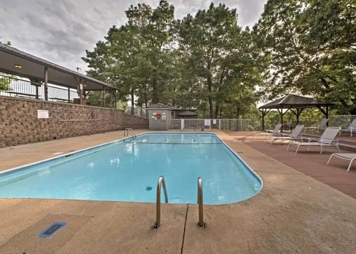 Branson Condo w/ Views - Near Silver Dollar City!