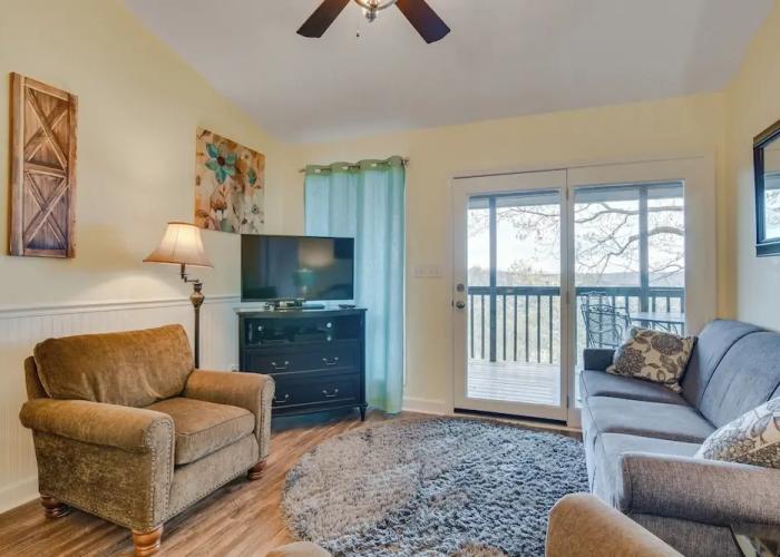 Branson Condo w/ Views - Near Silver Dollar City!