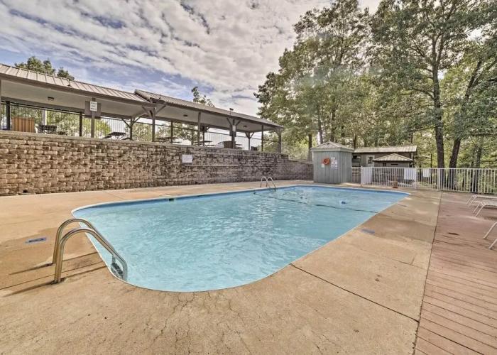 2 Mi to Silver Dollar City: Reed Springs Condo