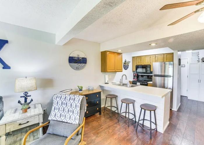 2 Mi to Silver Dollar City: Reed Springs Condo